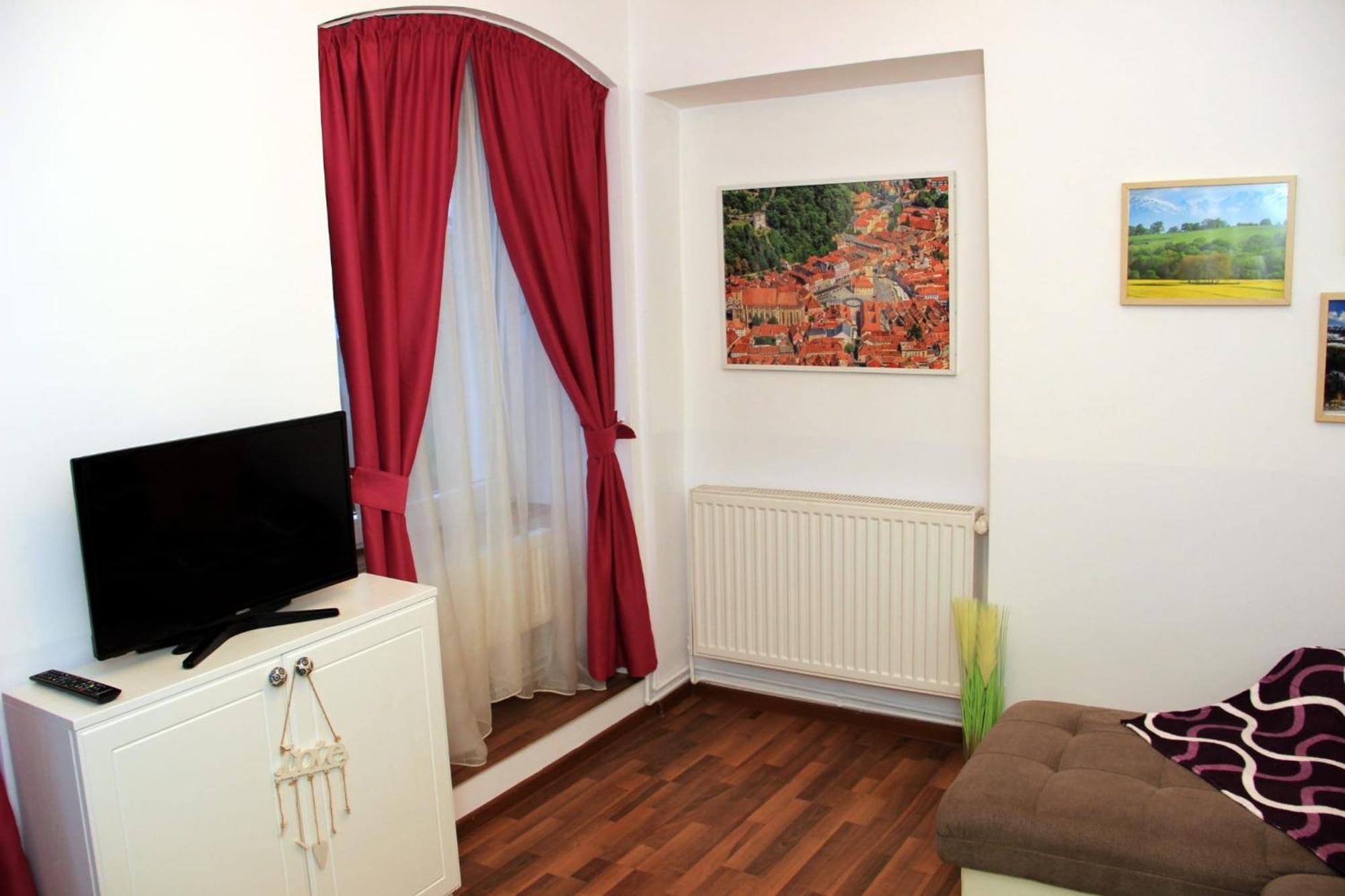 John Residence Apartment Brasov With Parking Option Екстер'єр фото