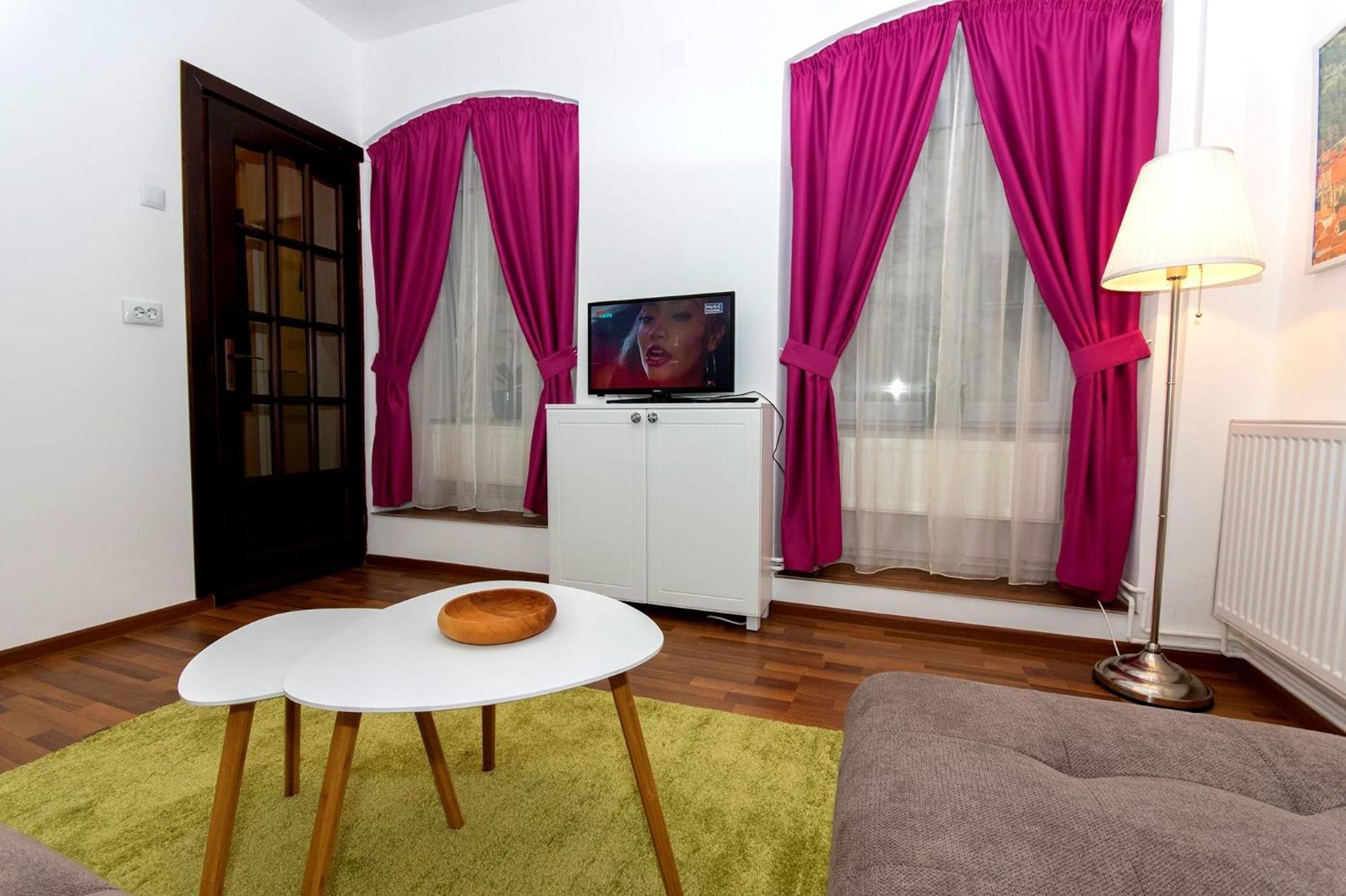 John Residence Apartment Brasov With Parking Option Екстер'єр фото