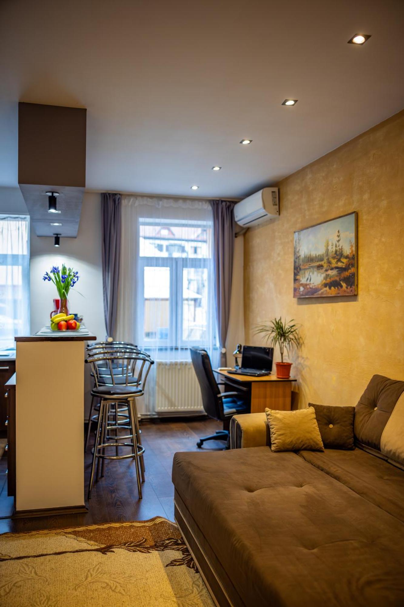 John Residence Apartment Brasov With Parking Option Екстер'єр фото