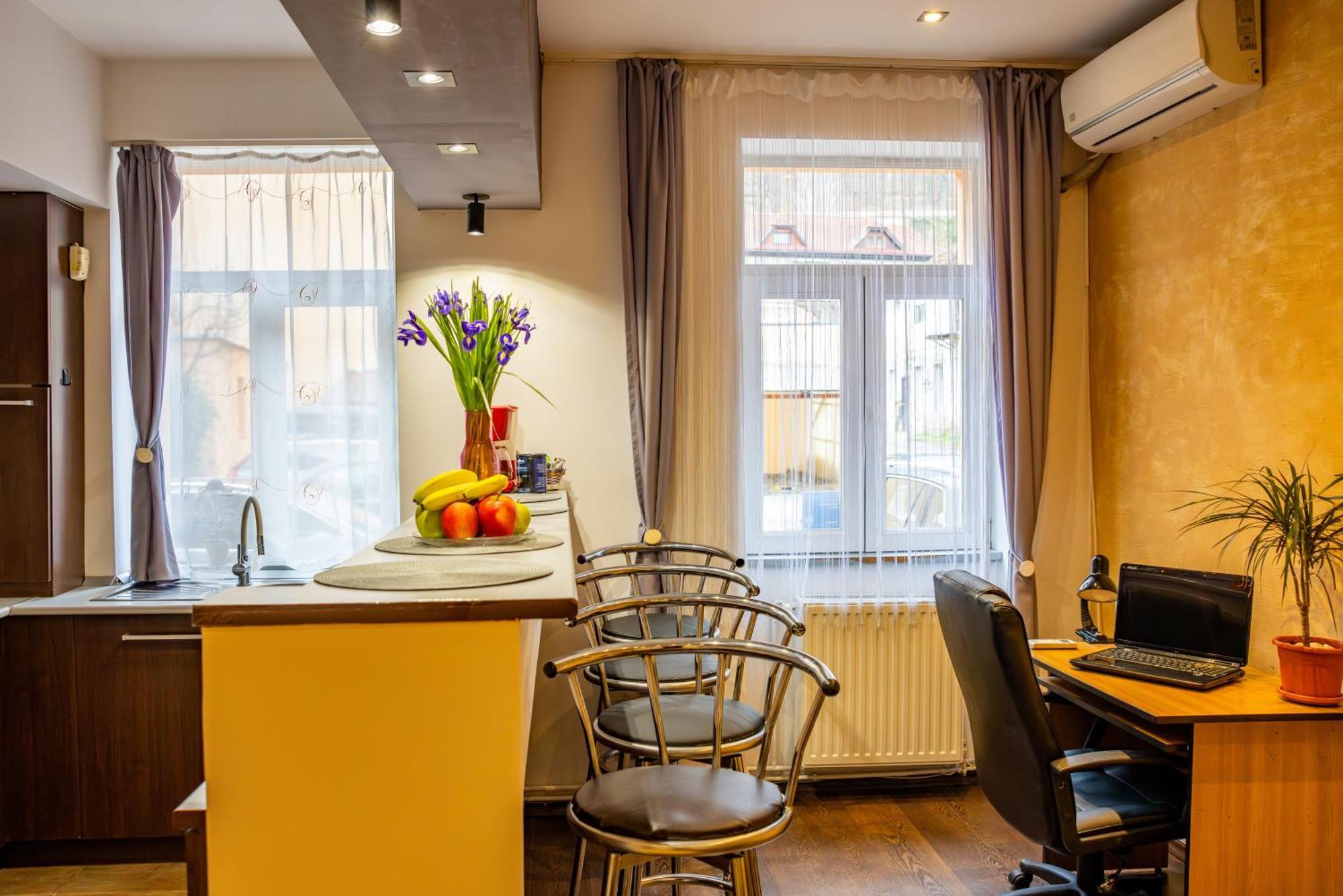 John Residence Apartment Brasov With Parking Option Екстер'єр фото