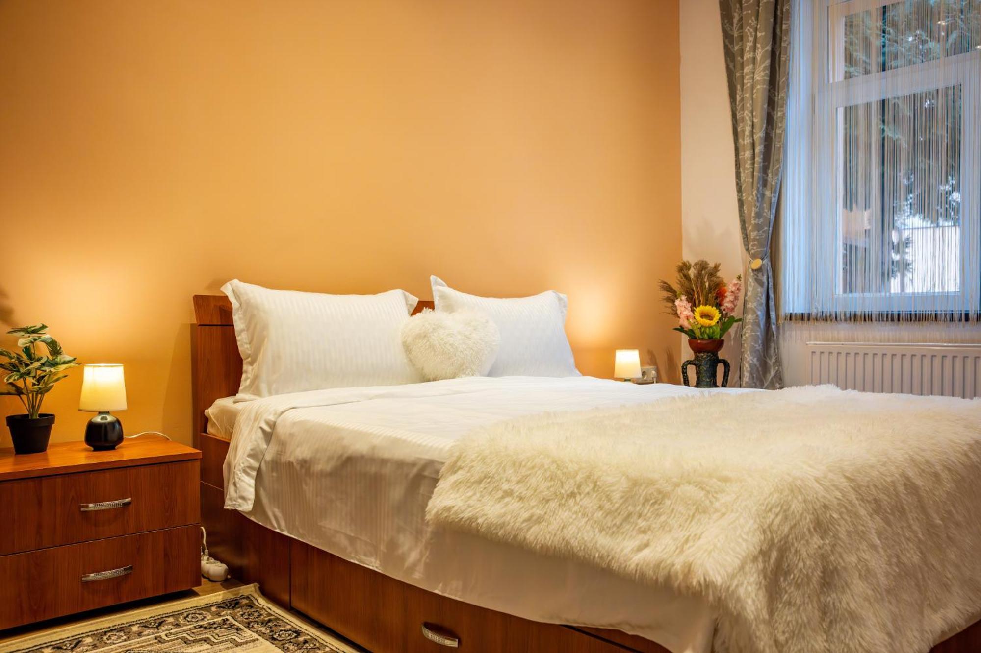 John Residence Apartment Brasov With Parking Option Екстер'єр фото